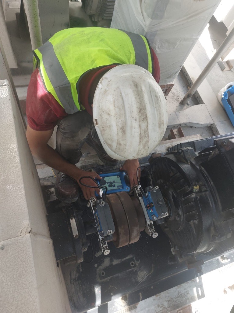 Diagnostics on a pump and motor coupling